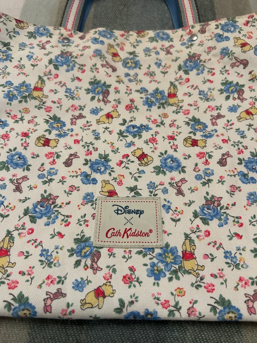 Disney X Cath Kidston Reversible Floral Winnie the Pooh Canvas Bag - Picture 2 of 9